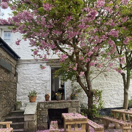 The White House At The Tinners Arms St Ives Exterior foto