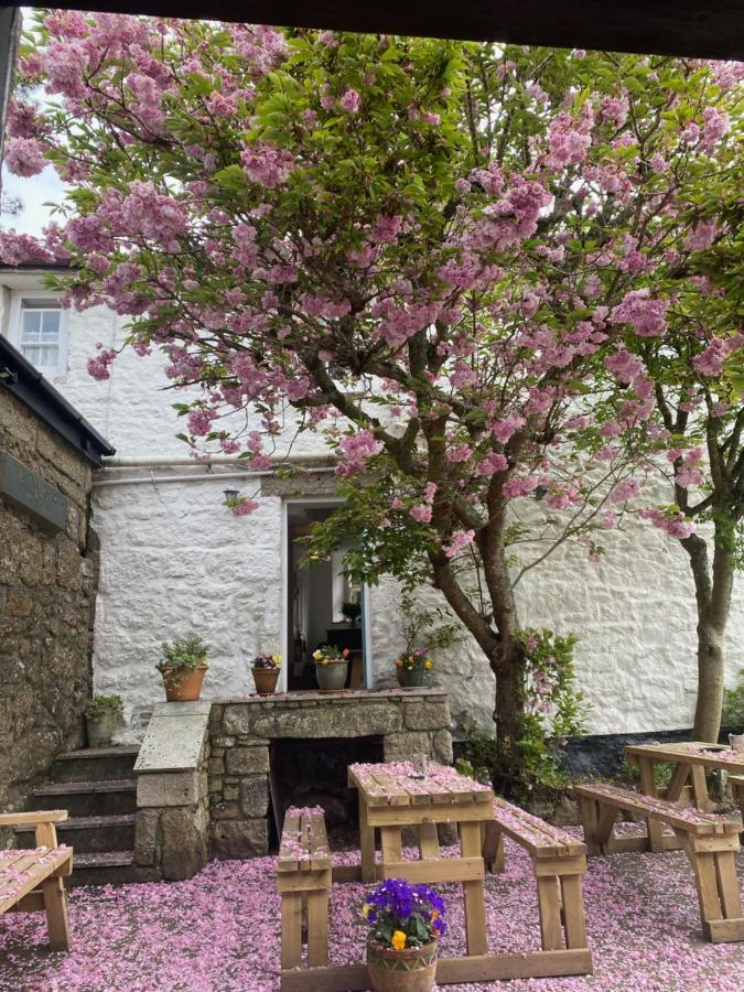 The White House At The Tinners Arms St Ives Exterior foto