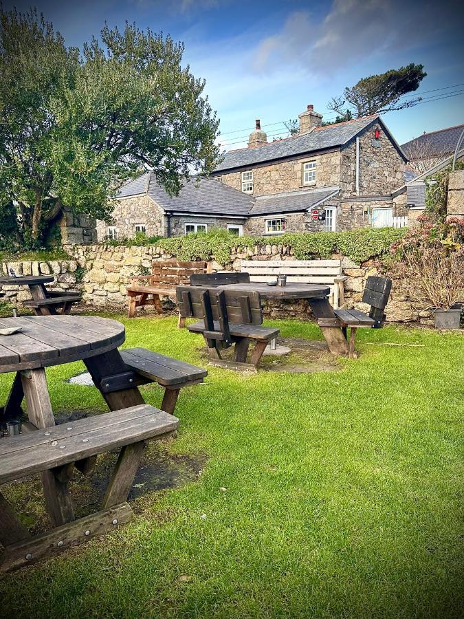 The White House At The Tinners Arms St Ives Exterior foto